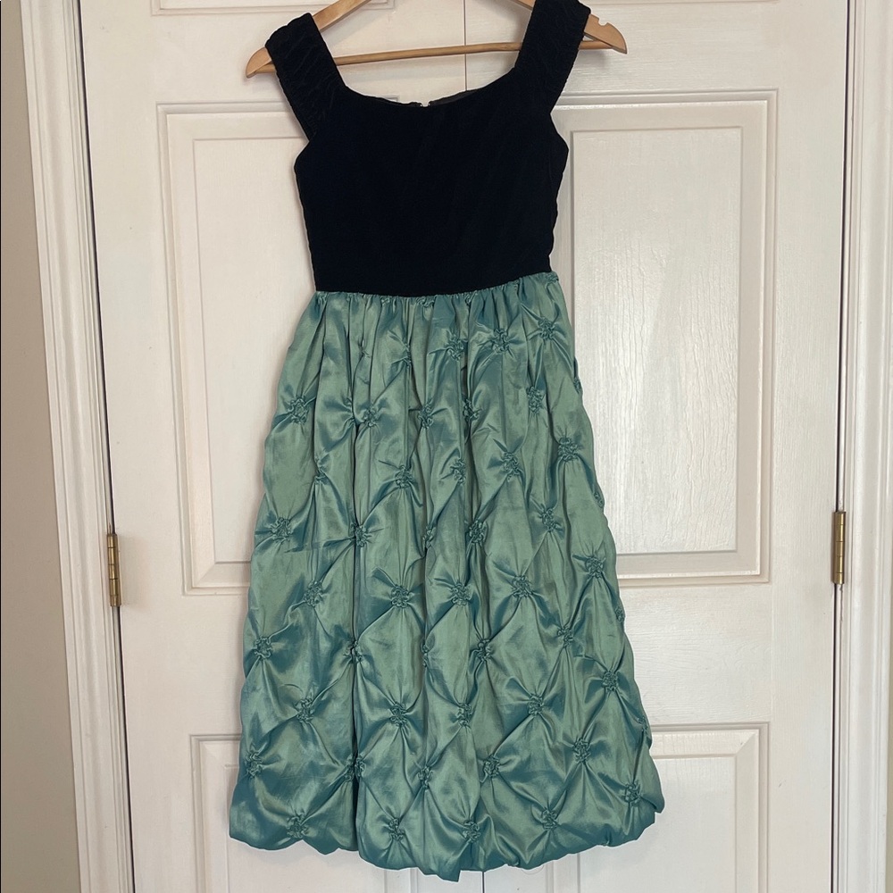 Dimples Velvet Bodice Tea Dress with green Pintuck Skirt fall Christmas size 8